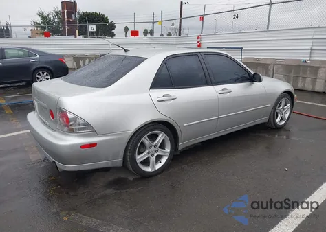 2001 Lexus Is 300 z USA, uszkodzony, nr VIN JTHBD182210022462